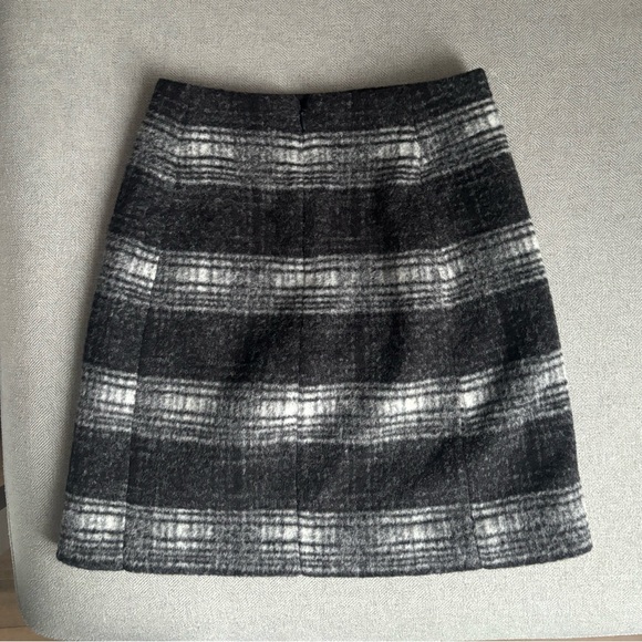 🖤🤍UNIQLO🖤Skirt in Grey, white and black plaid . X-Small . Like new condition! - Picture 5 of 7